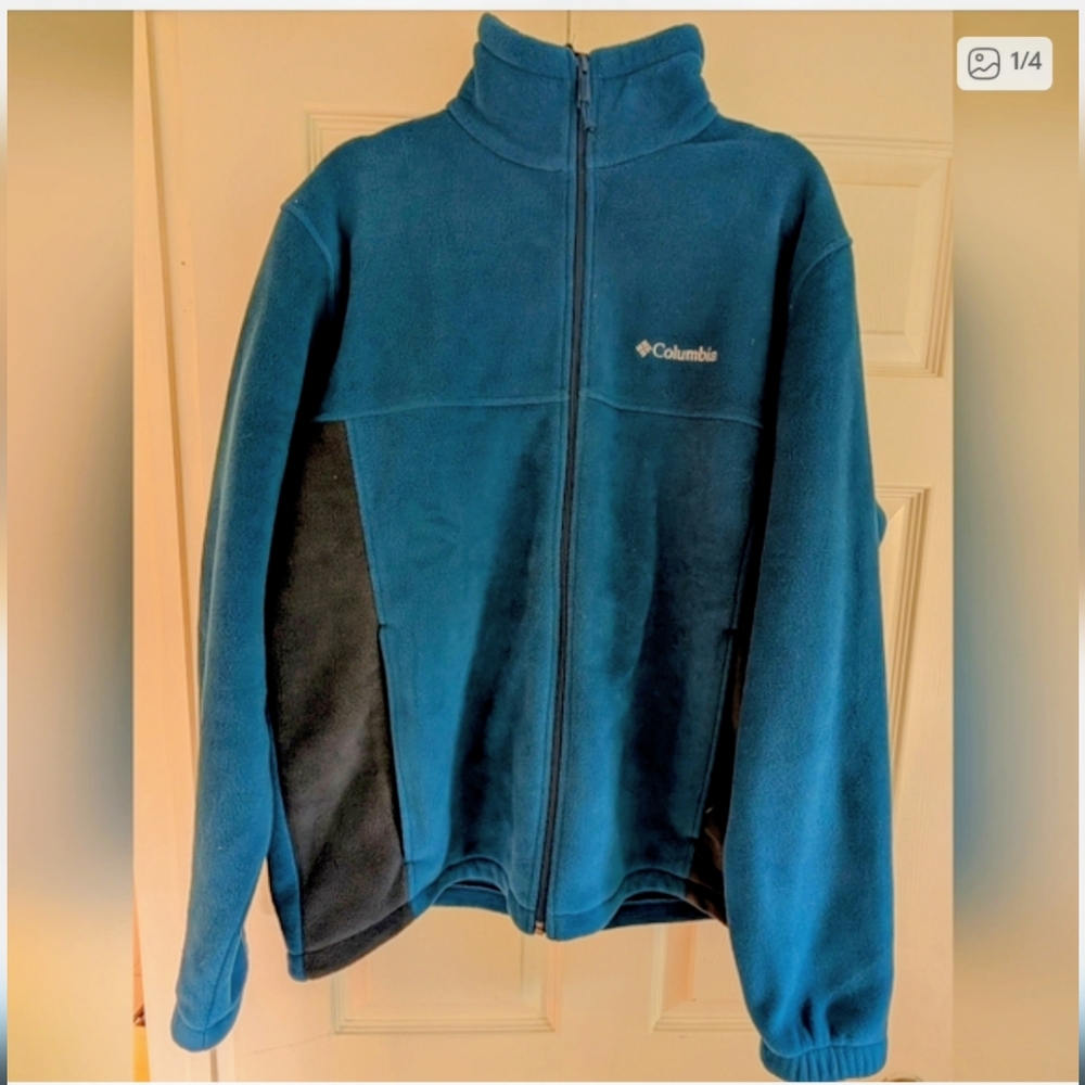 Columbia Men's Large Teal and Black Fleece Jacket